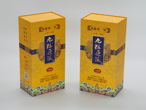 古法傳世百年佳釀，九糧原漿萬(wàn)古流芳！昆明宜良縣五眼泉酒廠(chǎng)酒盒定做